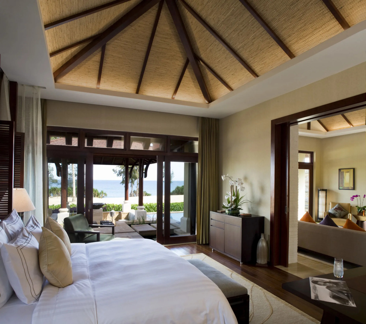 Отель The Ritz-Carlton Sanya Yalong Bay