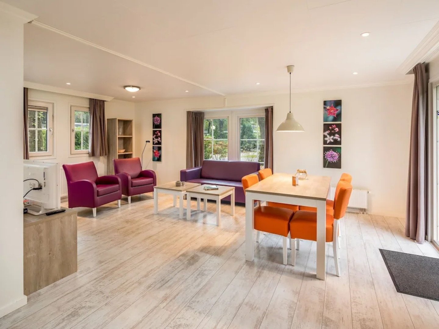 Detached Chalet With Dishwasher, in a Nature Reserve