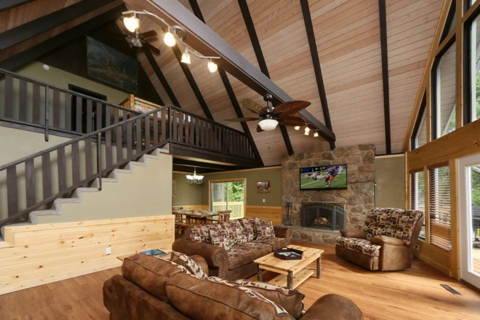 Million Dollar View - Four Bedroom Cabin