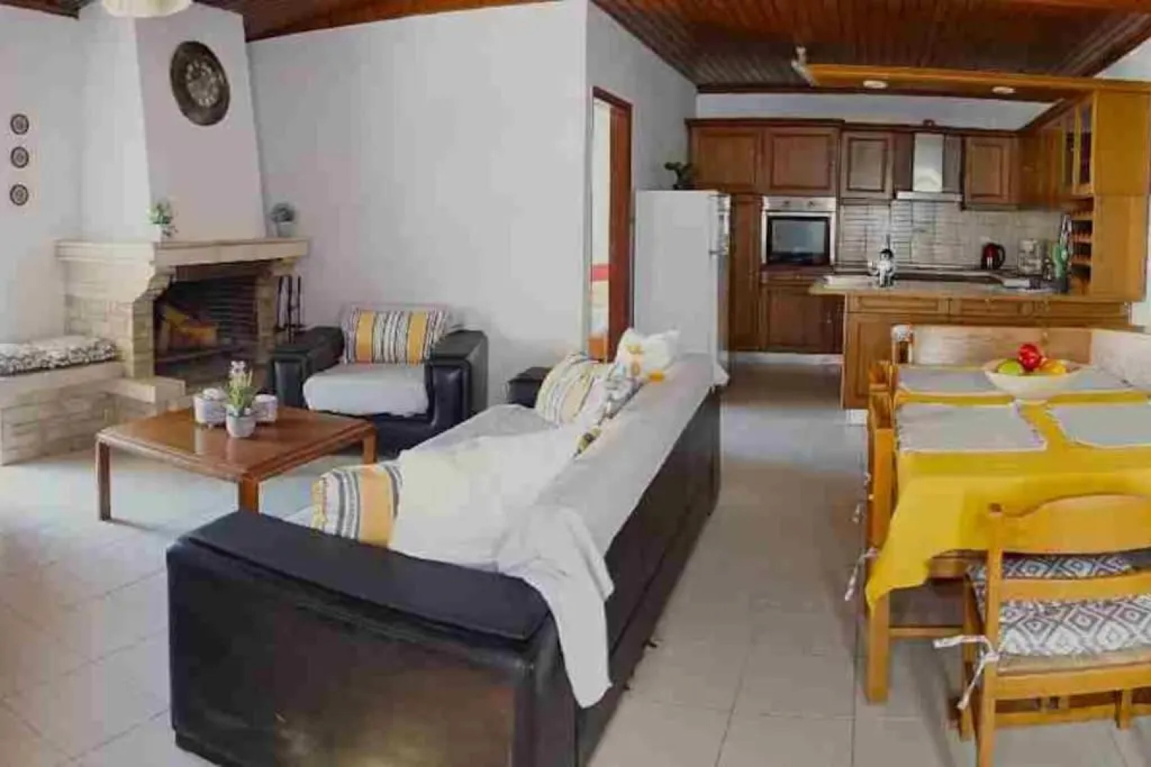 Irene's Apartment In Salakos