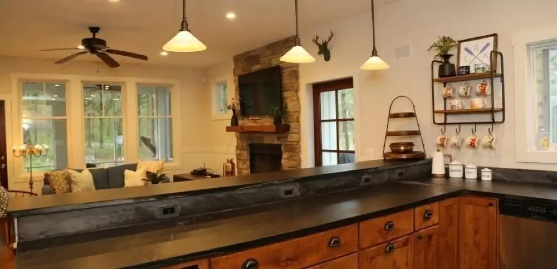 Lake Trail Treehouse