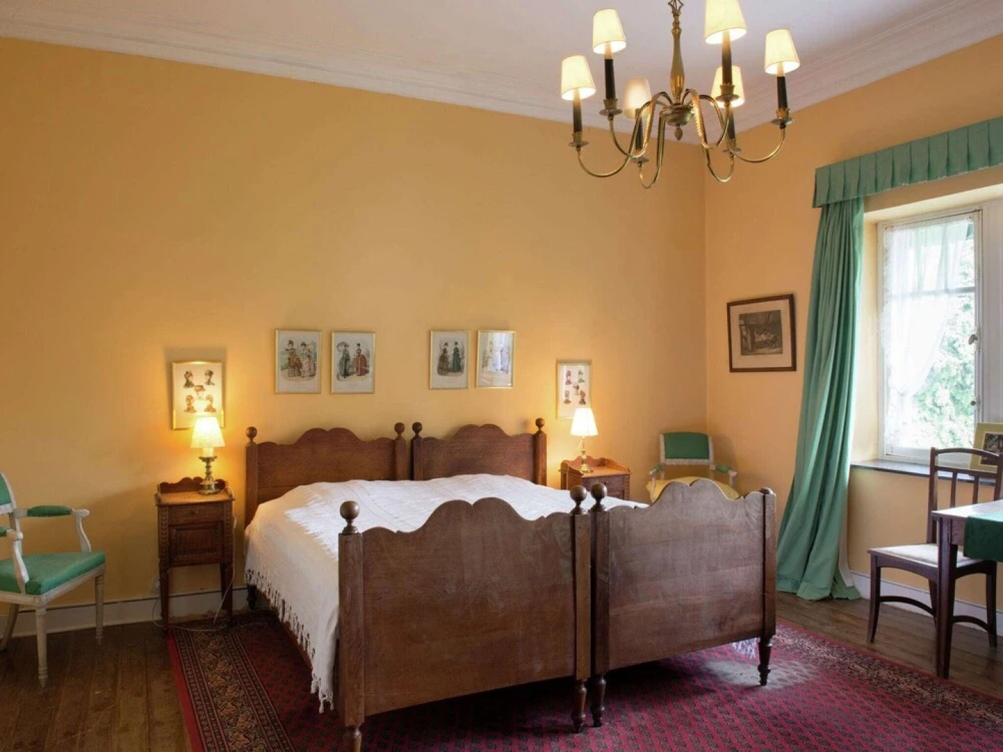 Vintage Castle in Jevoumont with Pool