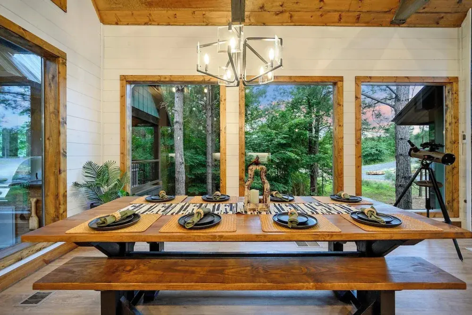 Broken Bow Home w/ Hot Tub, Game Room & EV Charger