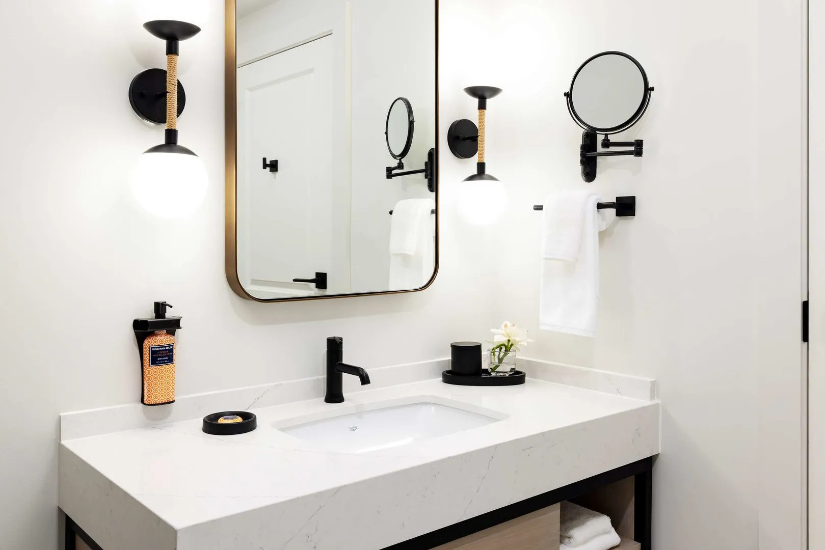 The Pell - Part of JdV by Hyatt