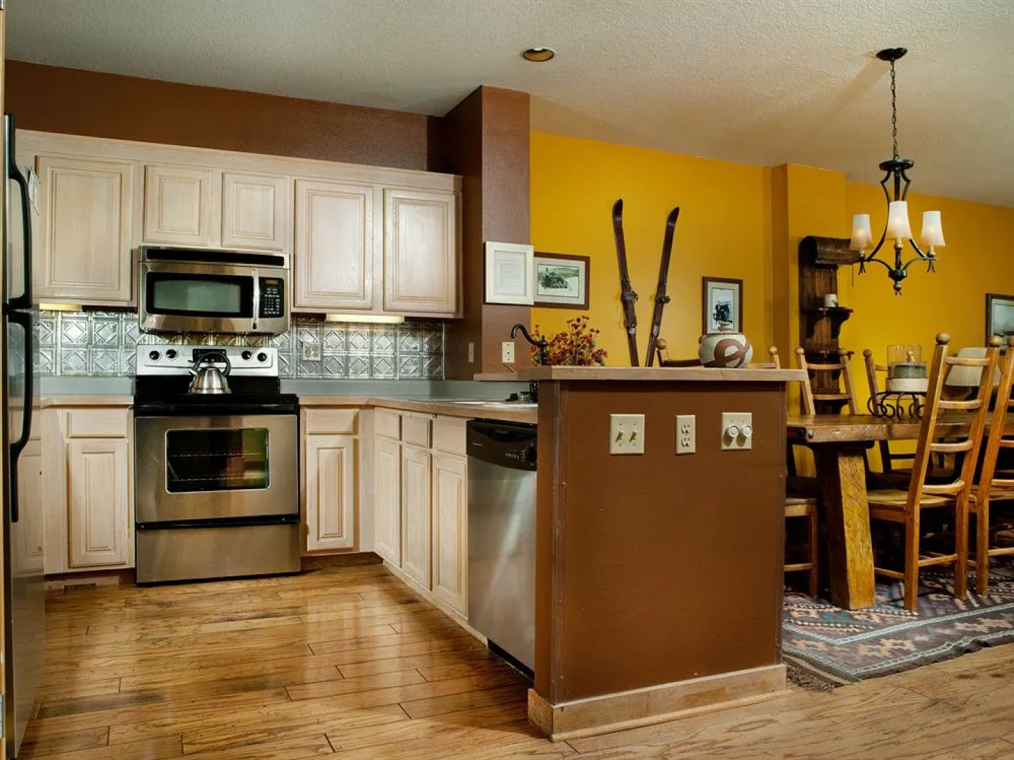 Lakeside Village Condominiums