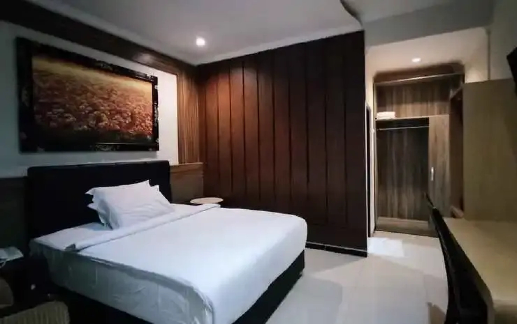 Mirabell Hotel & Convention Hall