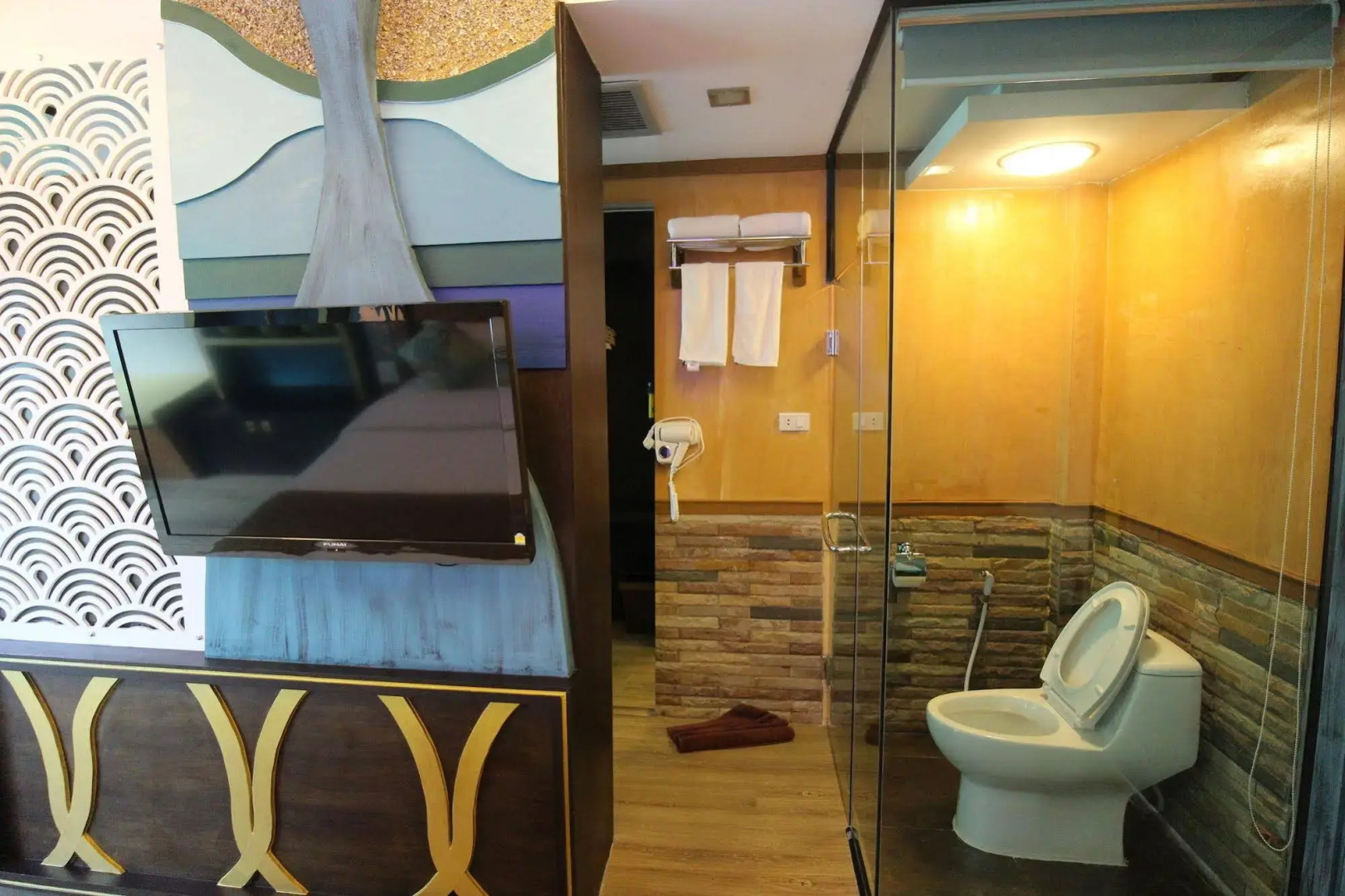 Phi Phi Nice Beach Hotel Hip