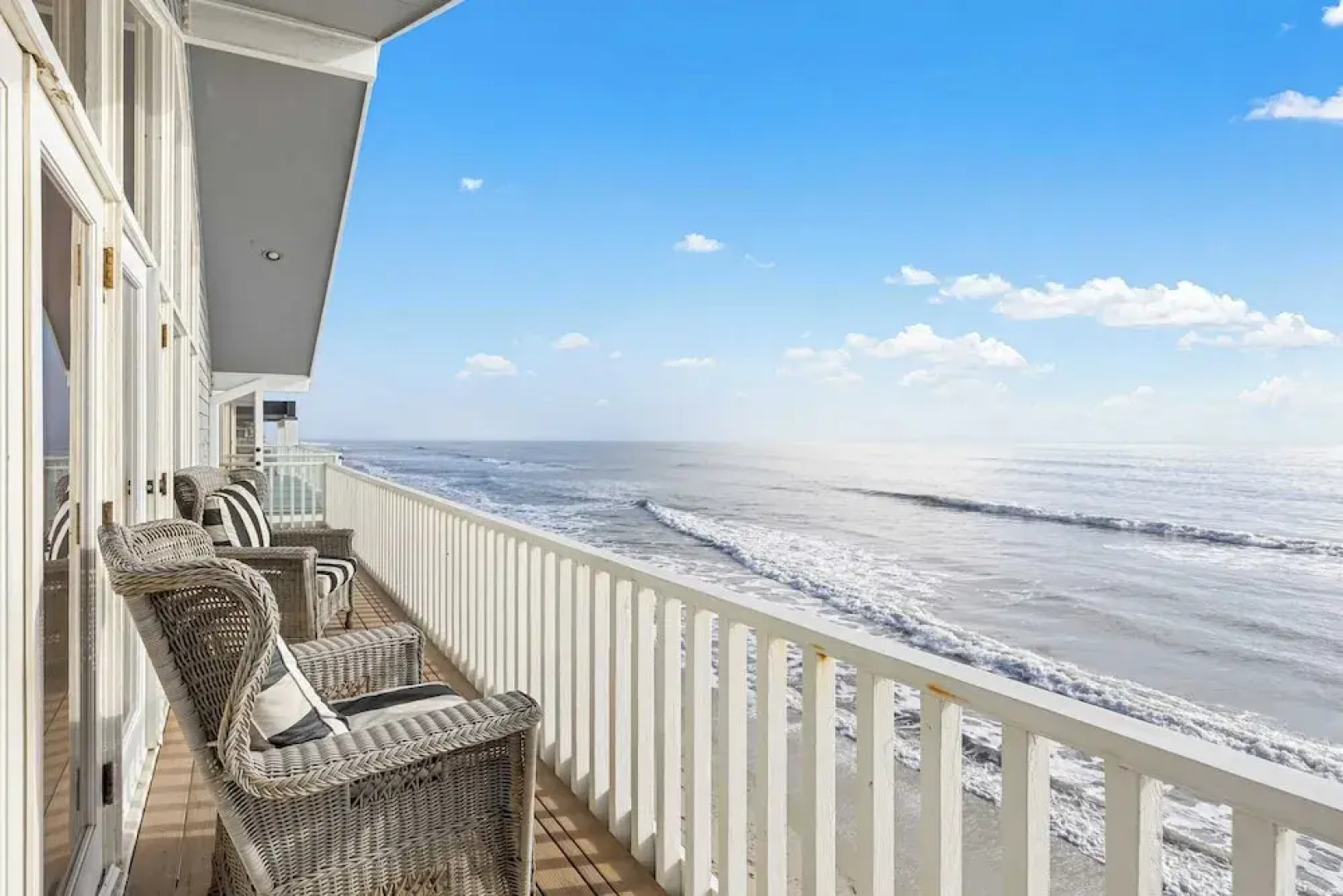 Unbeatable Beachfront Bliss w/ Ocean Views, Luxe Interiors & Patio Beach Road