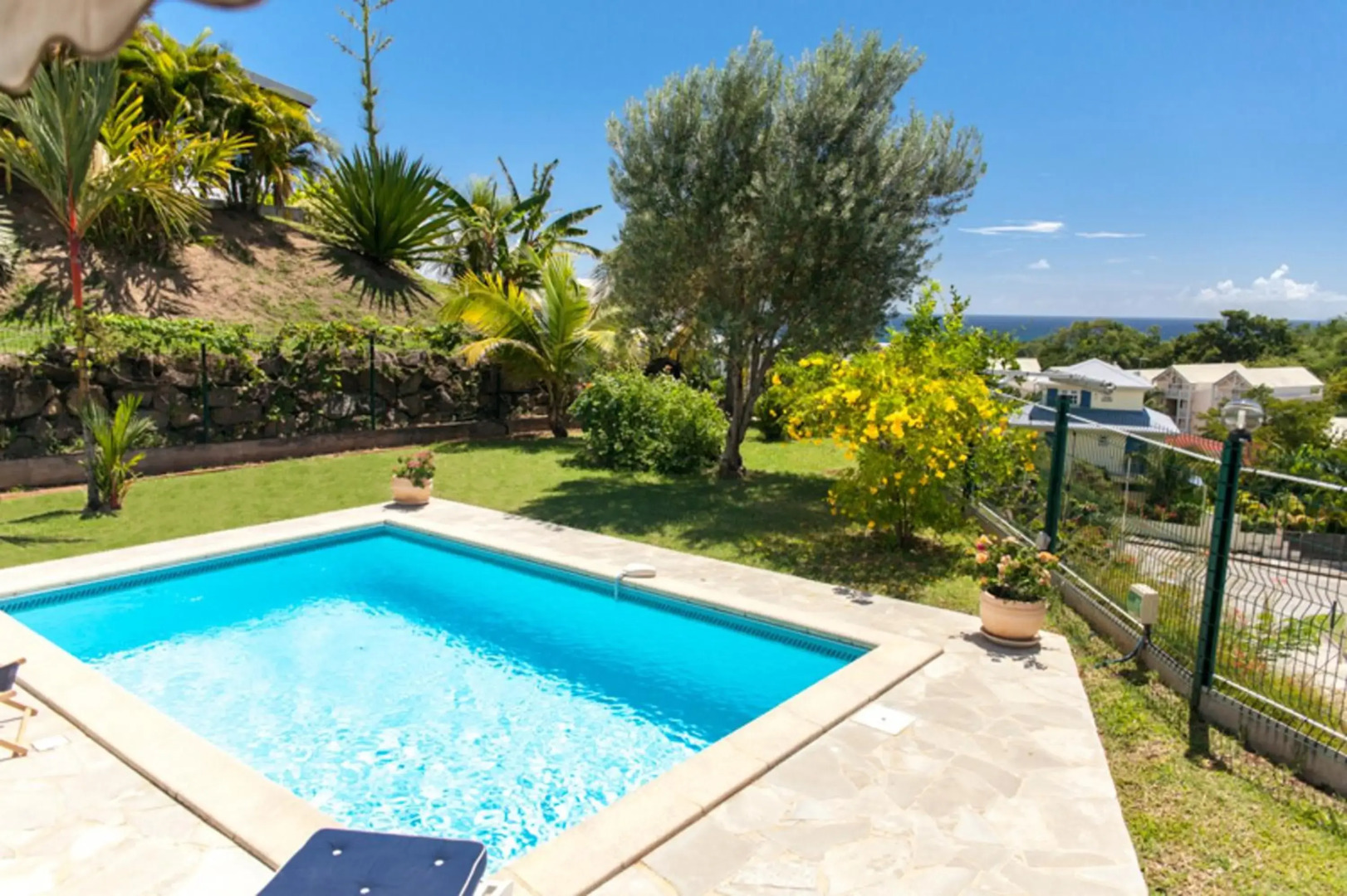 Villa de 3 chambres avec vue sur la mer piscine privee et jardin clos a Le Diamant a 1 km de la plage
