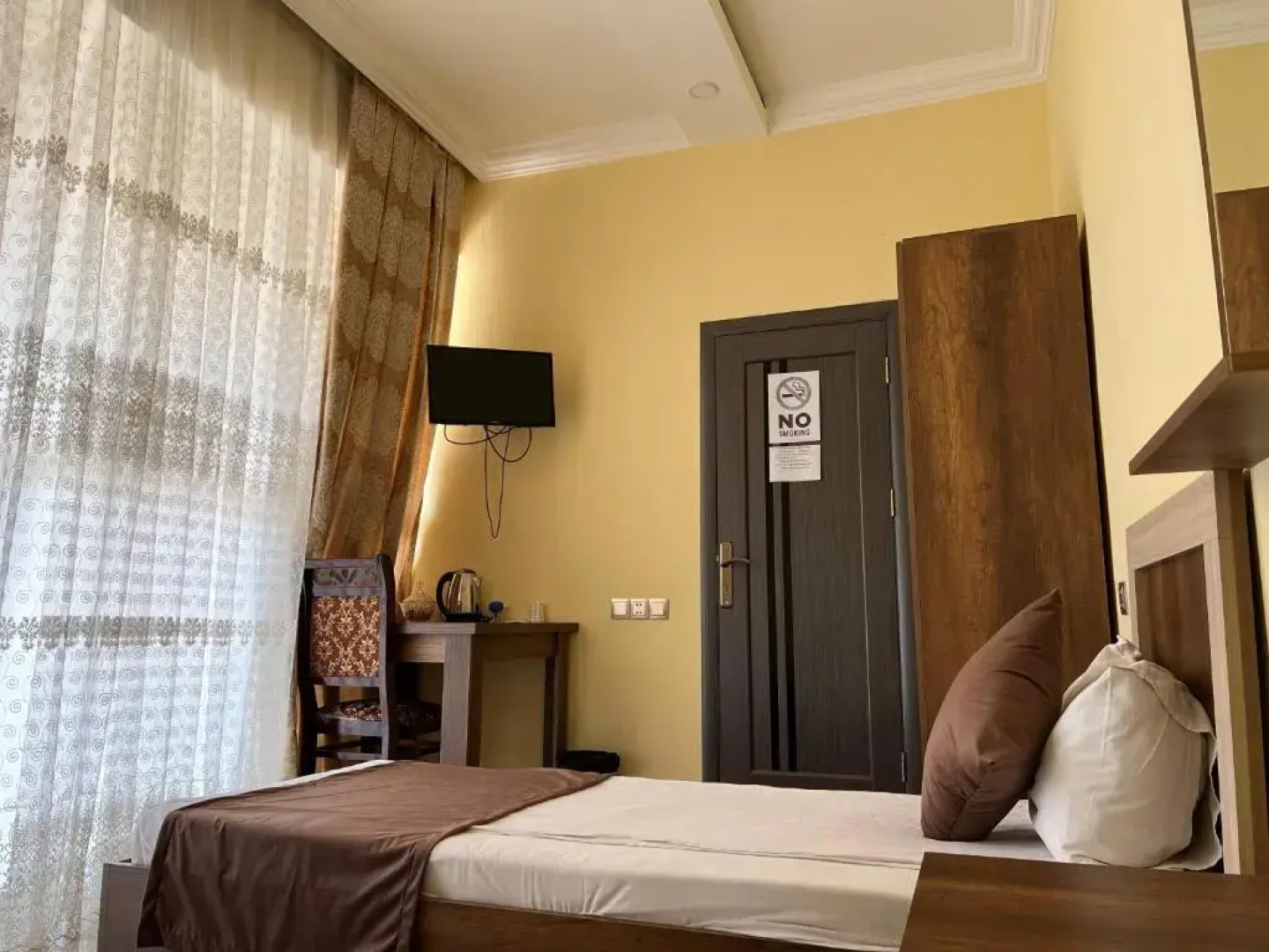 Rahat Hostel