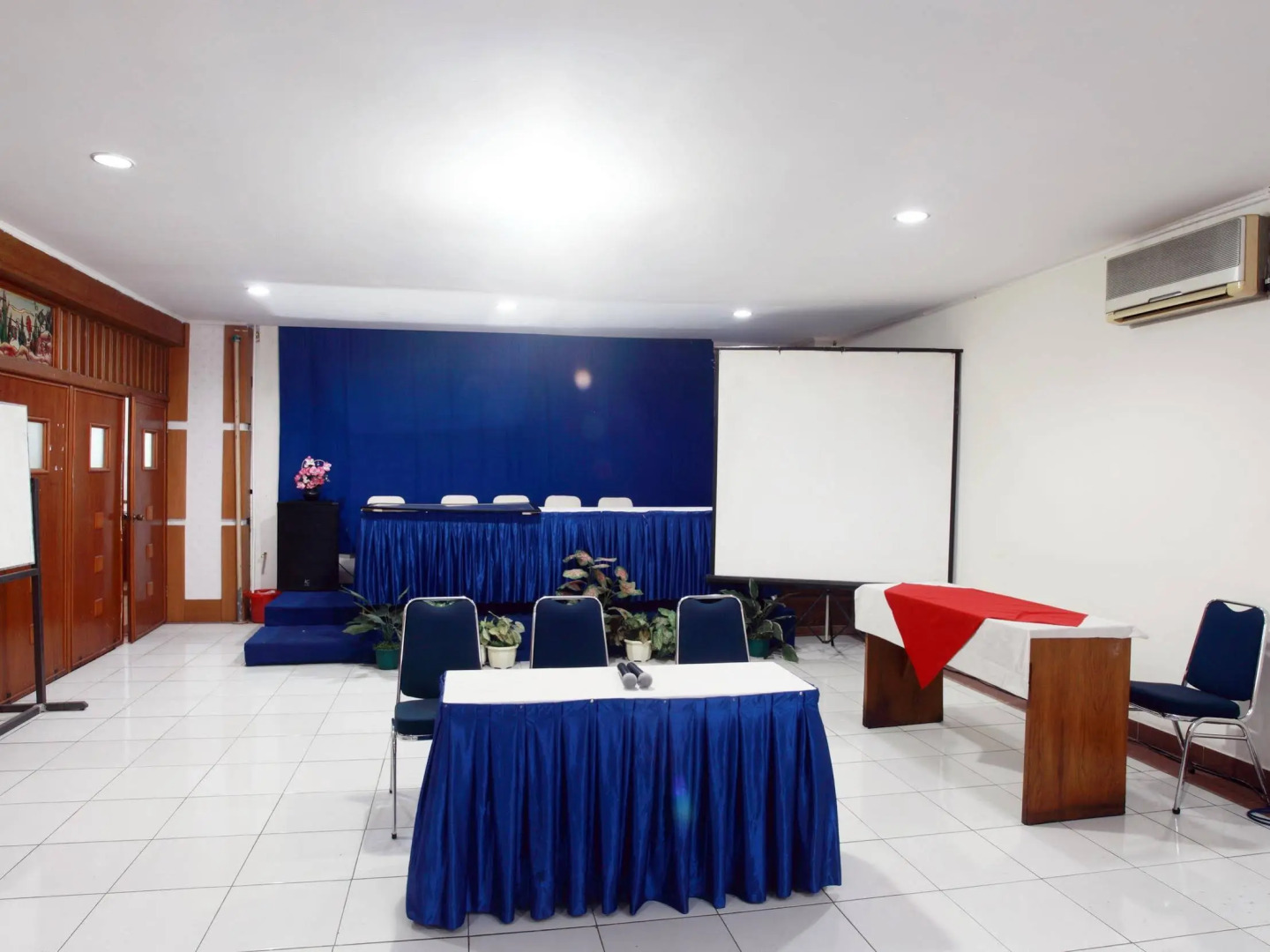 Alexander Hotel  Tegal