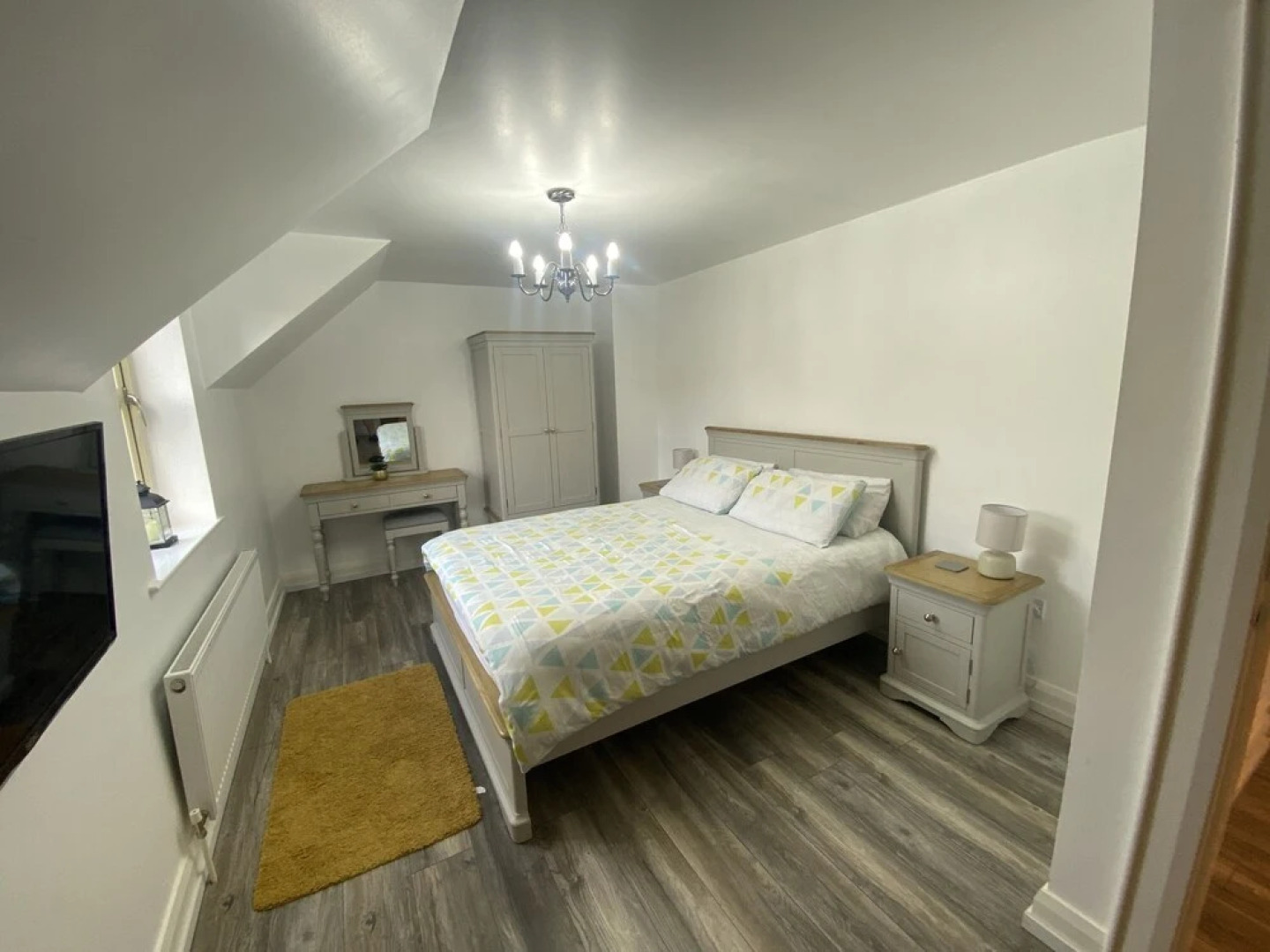 Rostrevor Valley Holiday Park- En-suite Rooms with Hot tub and Private Car Service