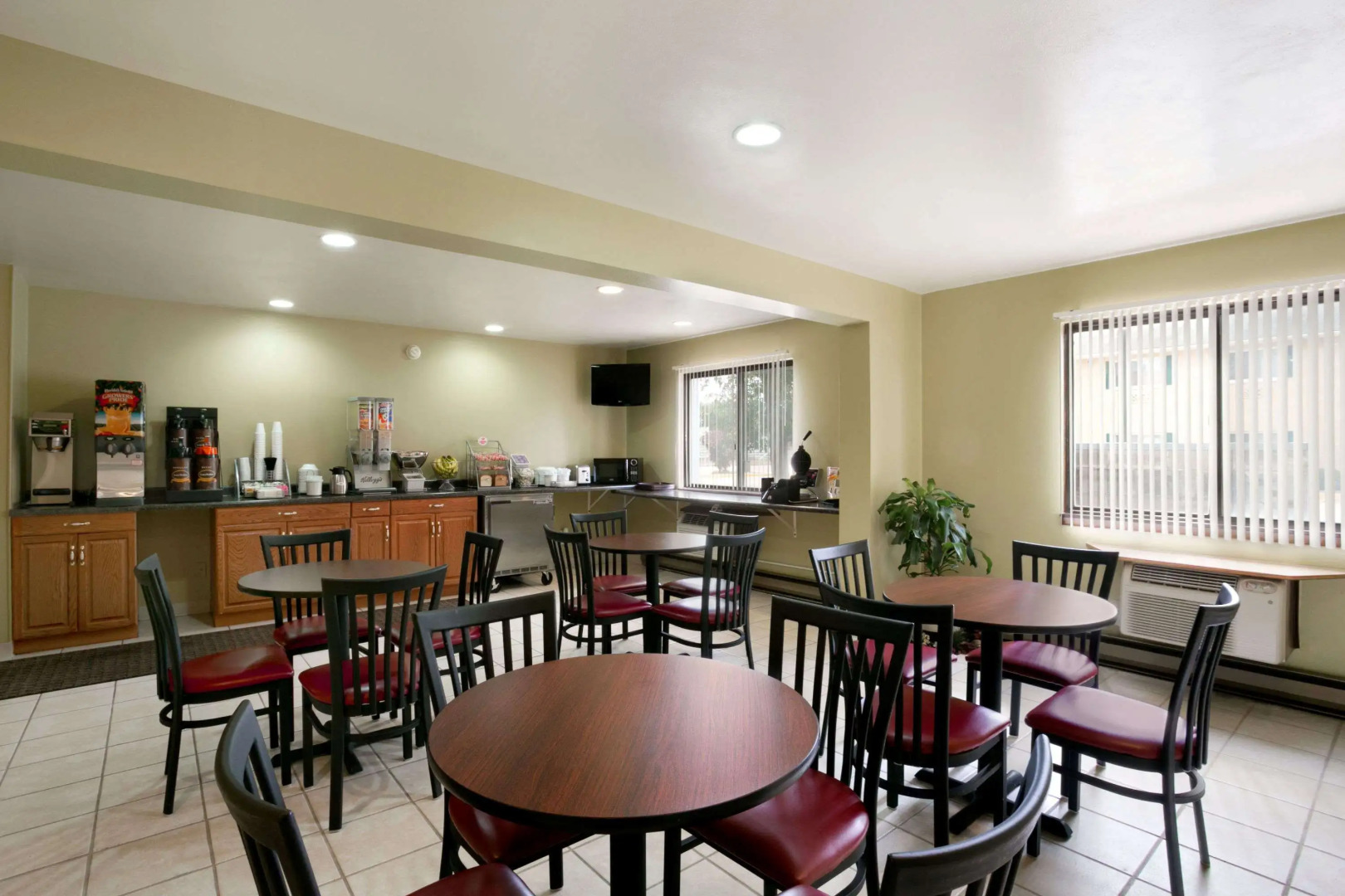 Super 8 by Wyndham Eau Claire WI