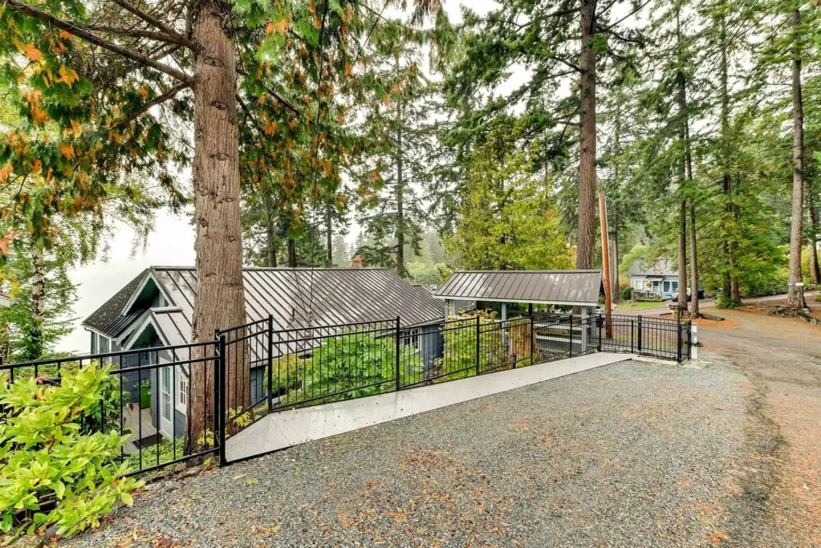 'the Nest' Gorgeous Waterfront La Conner Getaway!