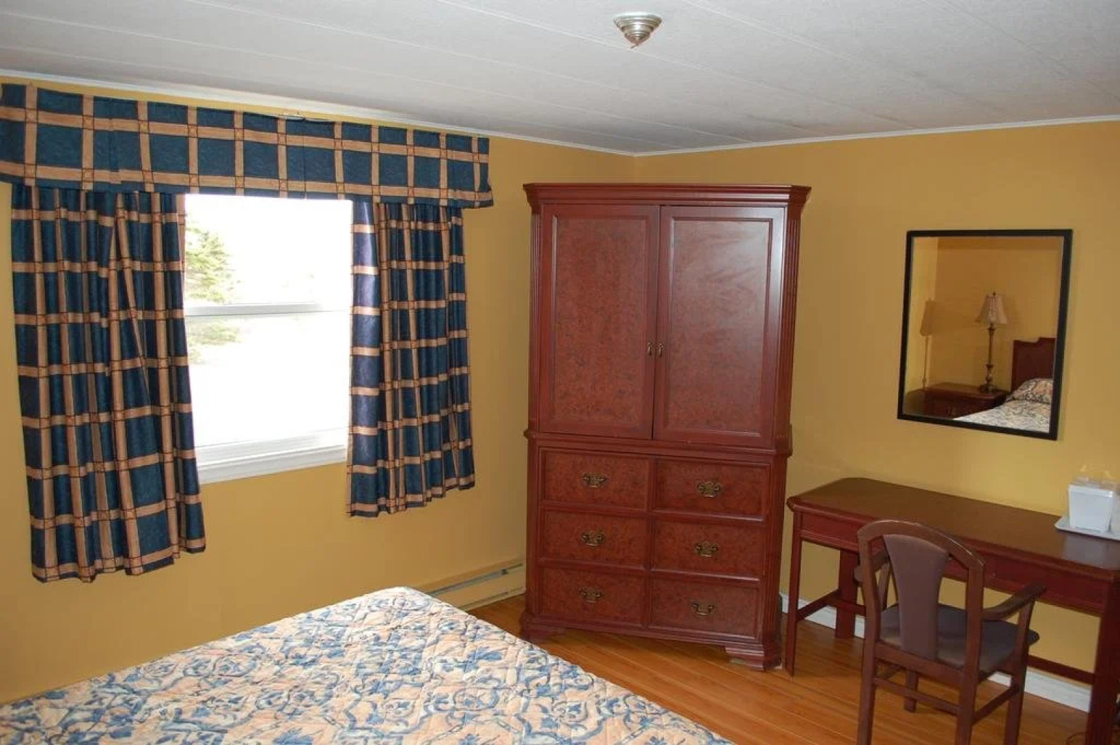 Edge of the Avalon Inn