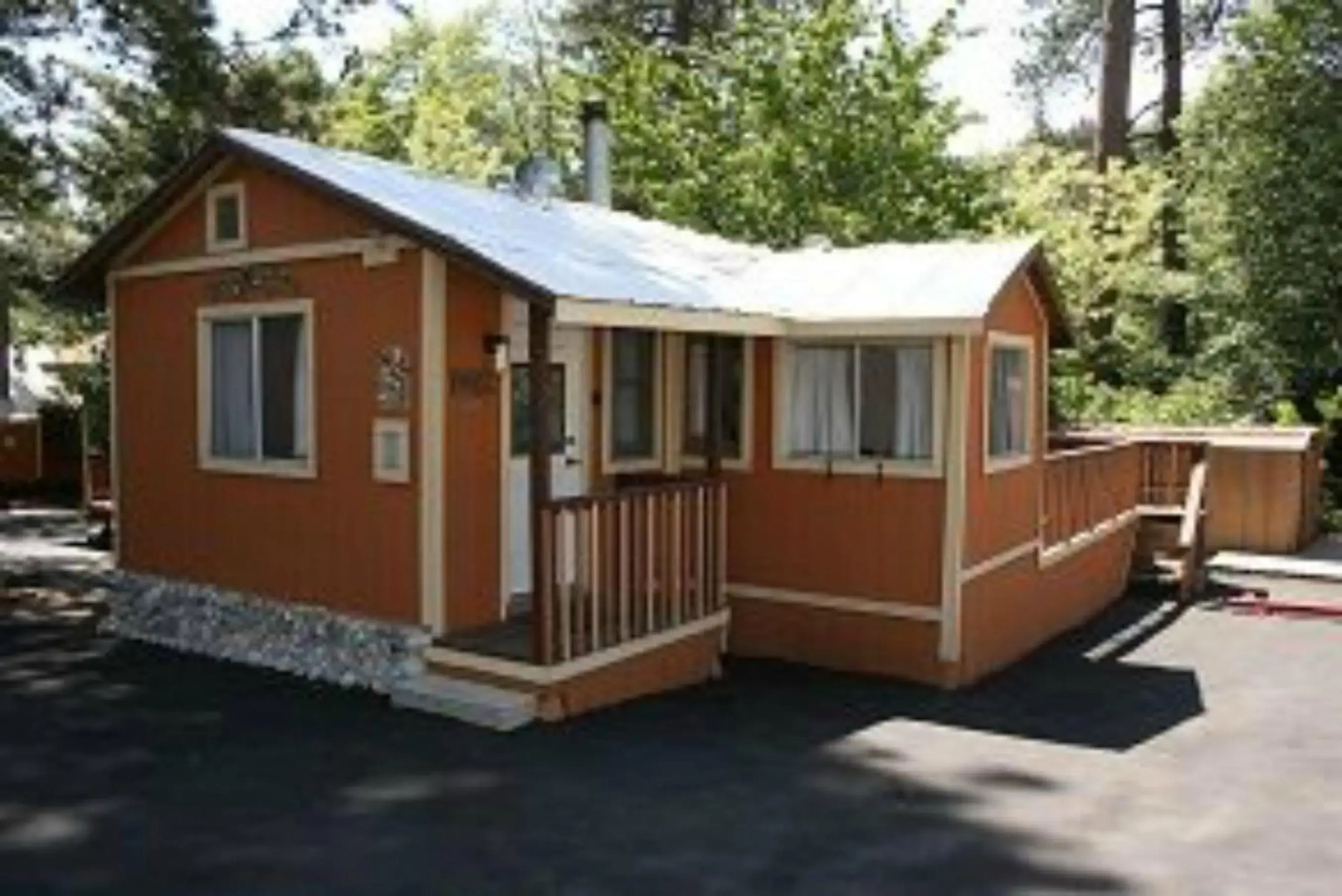 Sleepy Hollow Cabins and Hotel