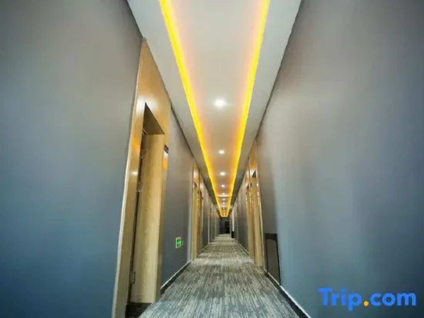 Yijia Business Hotel