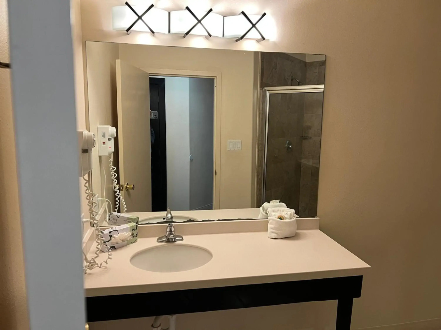 Sunchase Inn & Suites