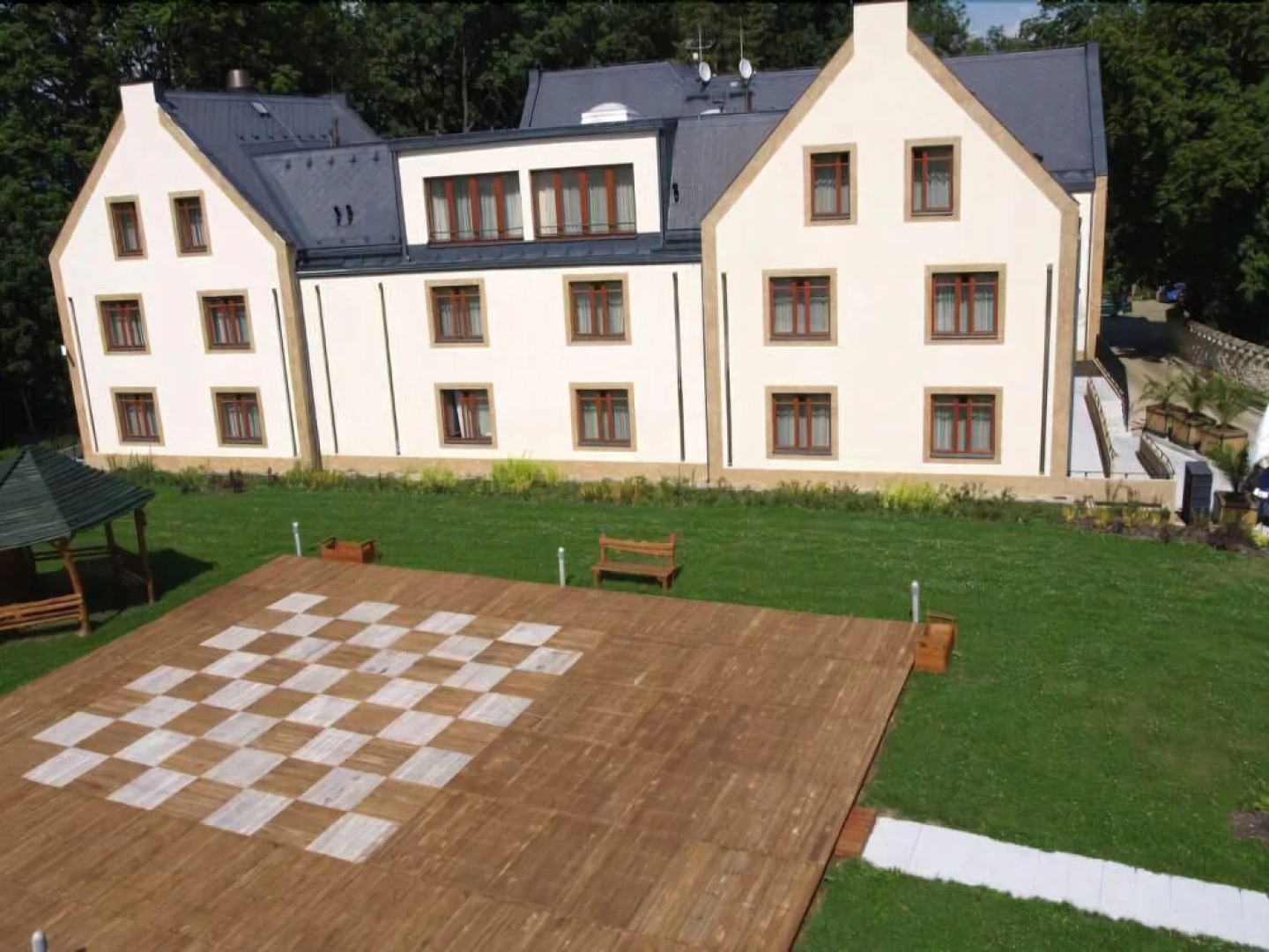 EA Chateau Hotel Sychrov