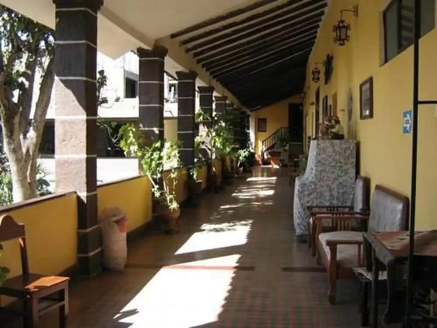 Hostal Tres Mascaras