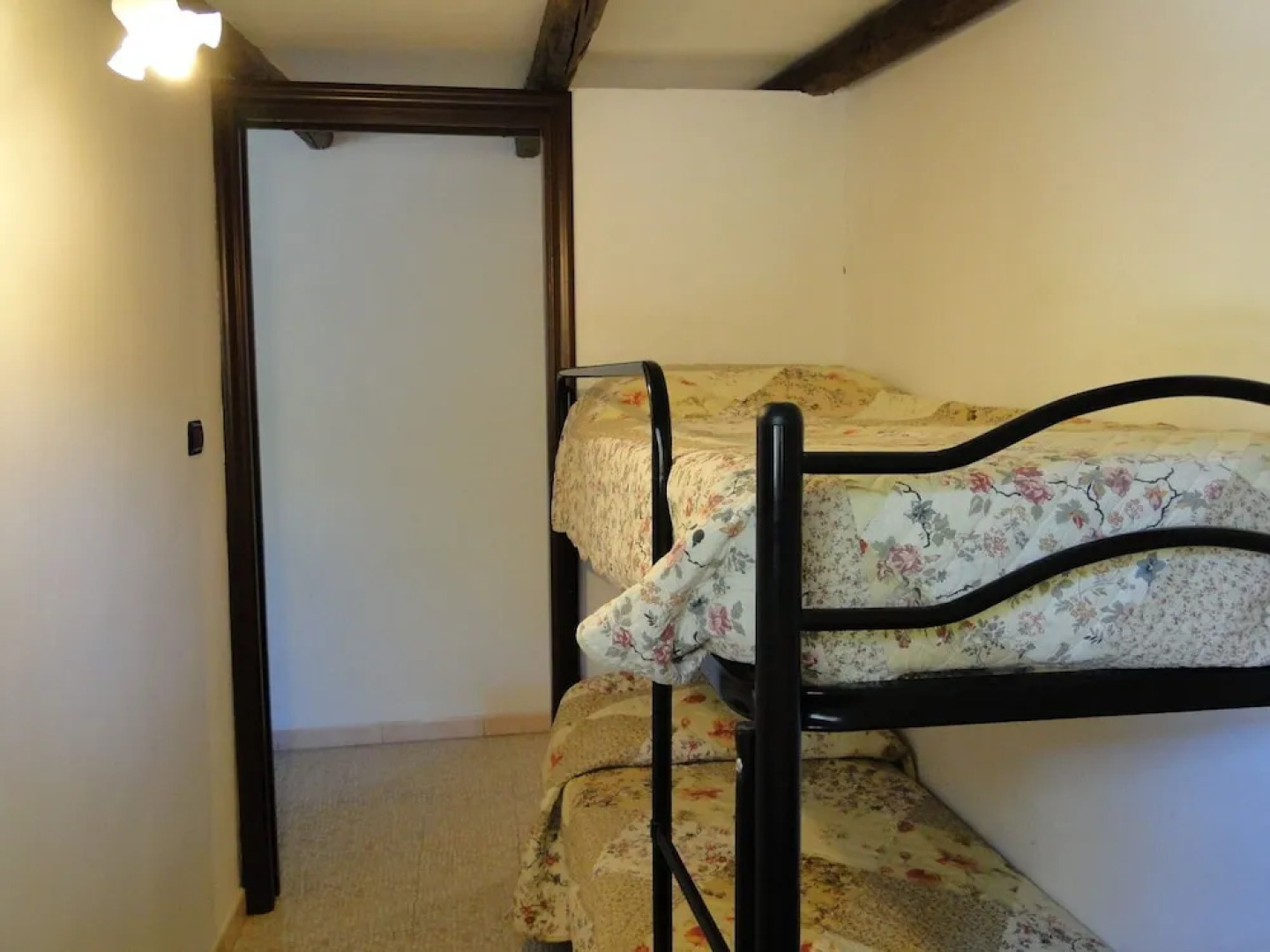 Secluded Holiday Home in Matino With Swimming Pool