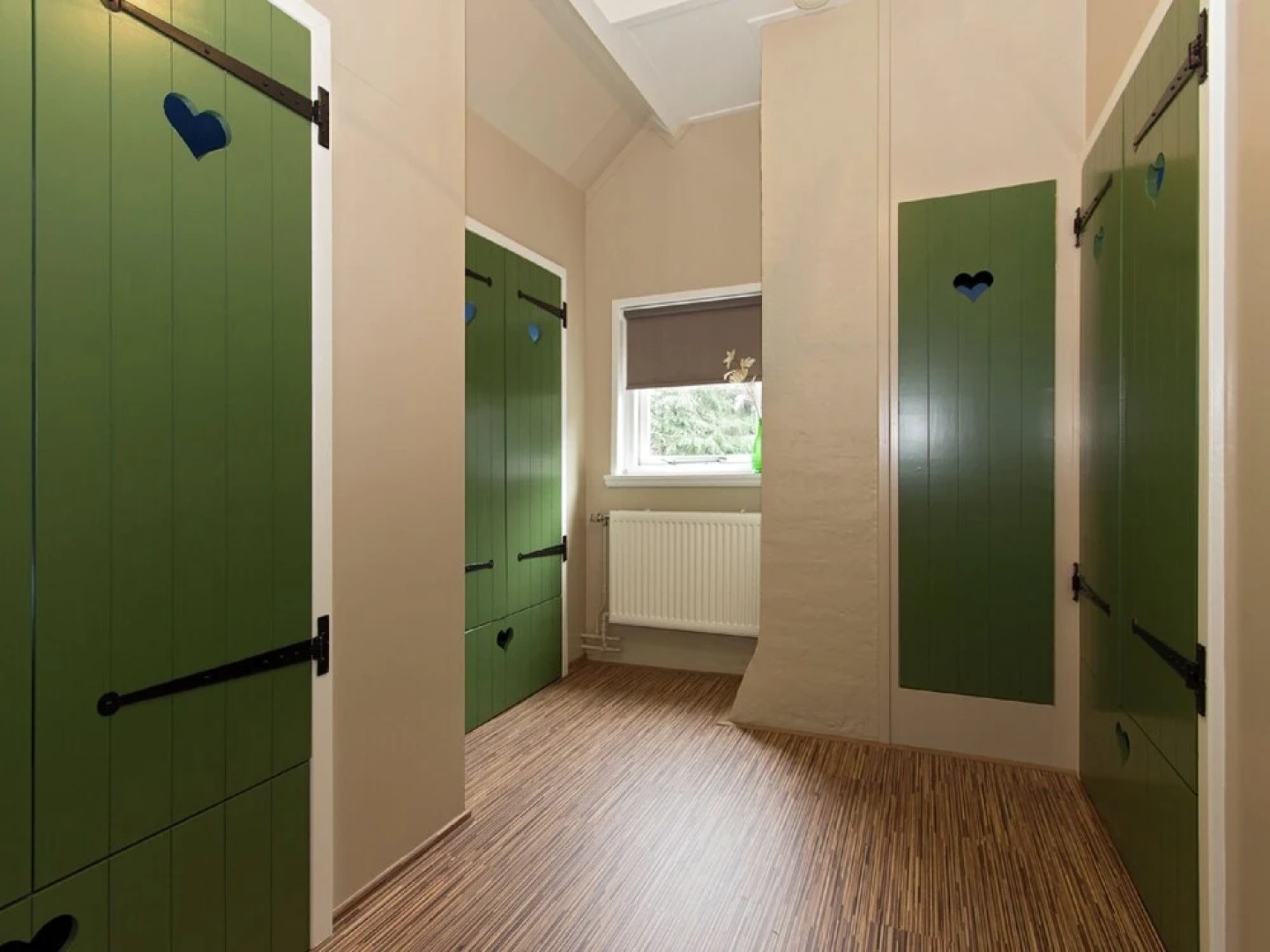 Beautiful Home With Lots of Privacy, in the Forest