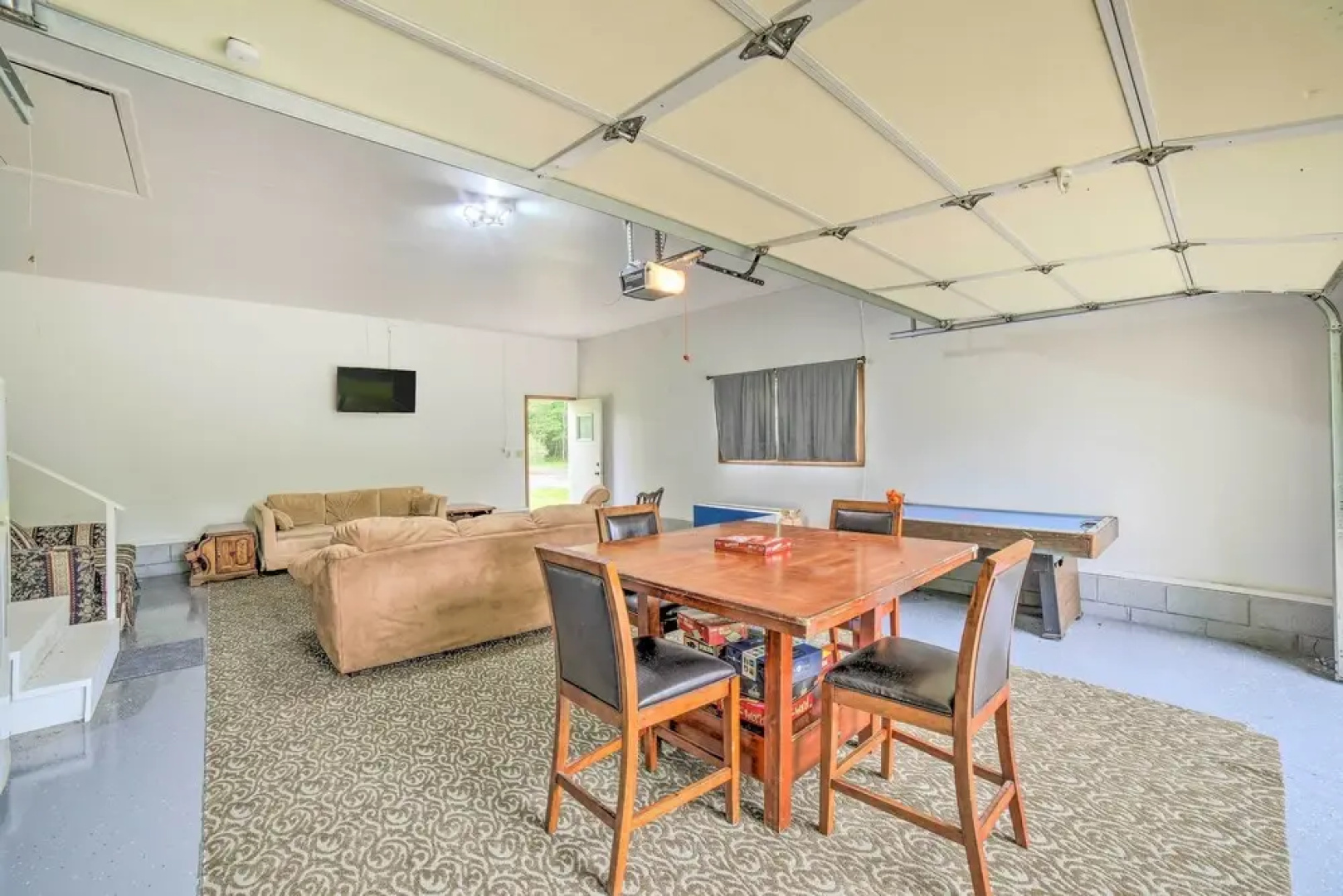 Indiana Countryside Retreat on 37-acre Land!