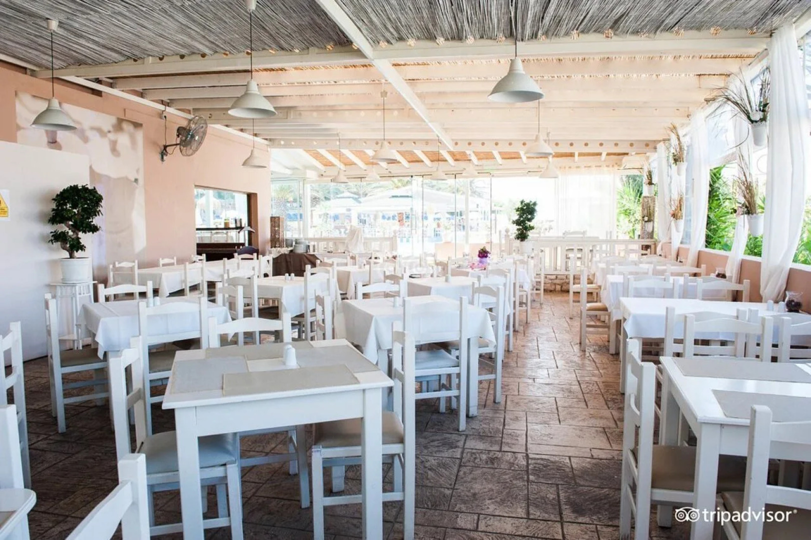 Akron Seascape Resort