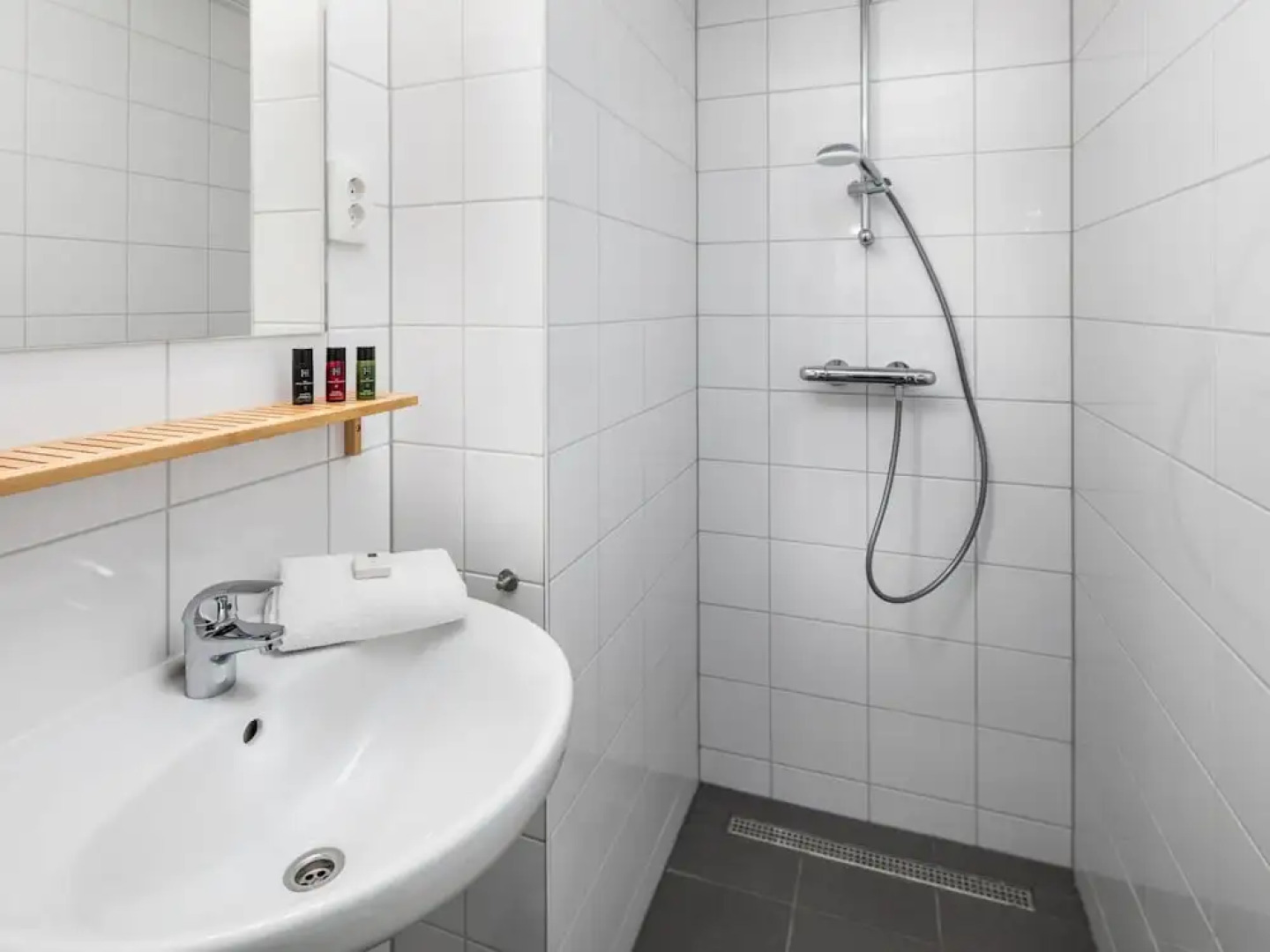 Water Lodge in Schaijk by the Waterside