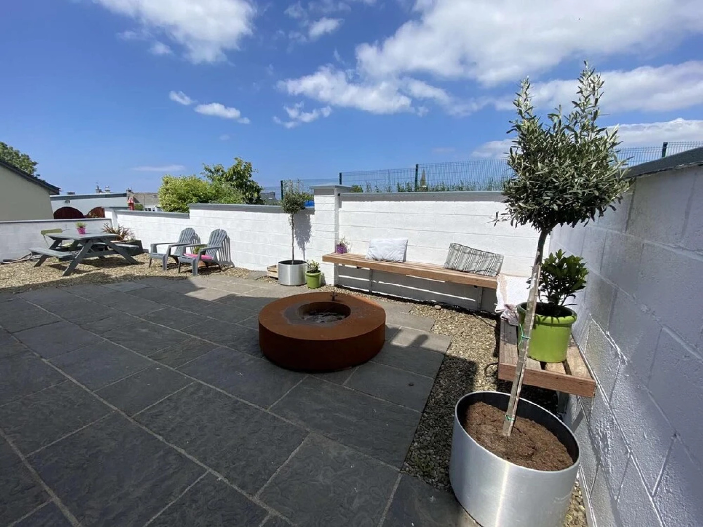 3-bed House Sleeps 6 With Patio