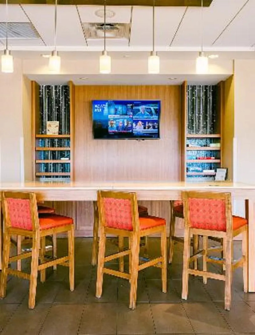 Faro Blanco Resort & Yacht Club Marathon, Curio by Hilton