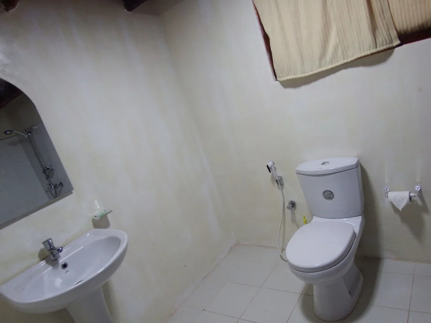 Welikande Hotel and Trekking Center