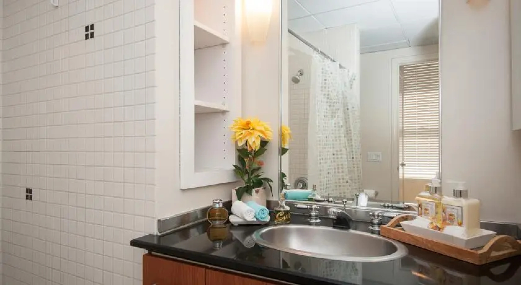 Sunshine Suites At 417