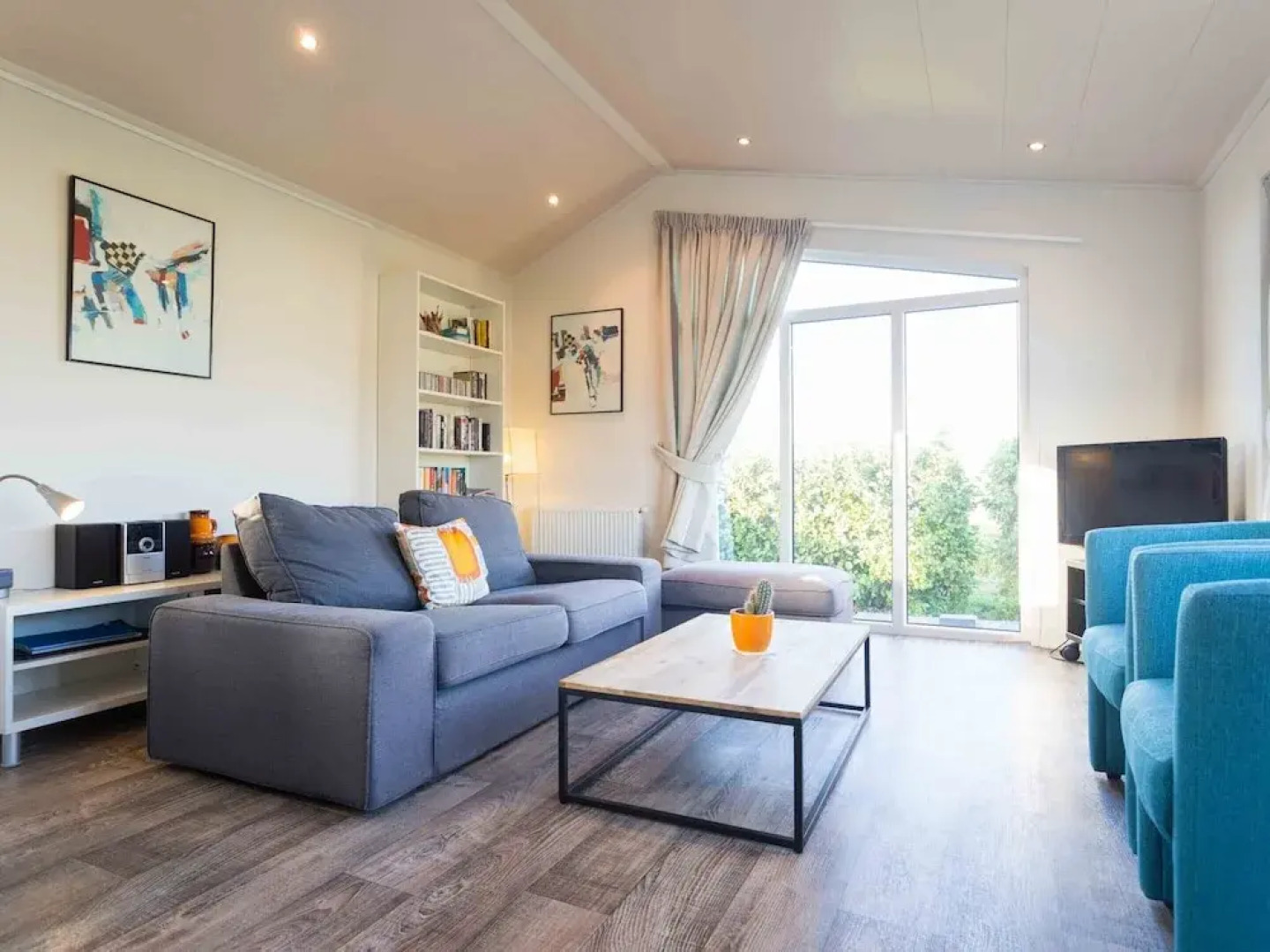 Neat Chalet With Microwave Near the Beach in Egmond