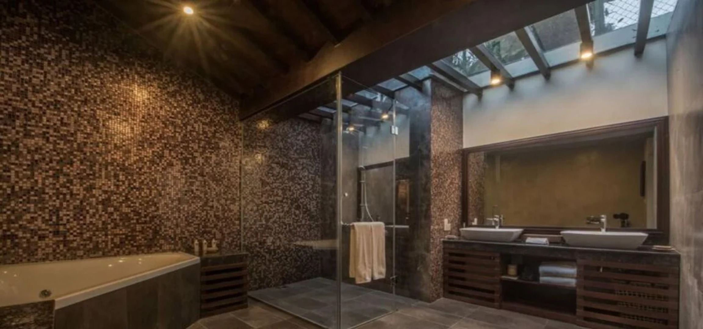 Residence by Uga Escapes