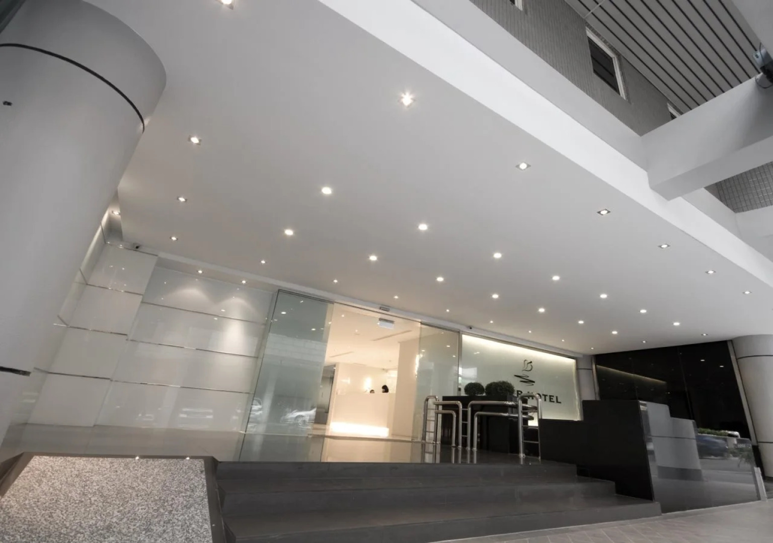 The Riverside Hotel Esthetics