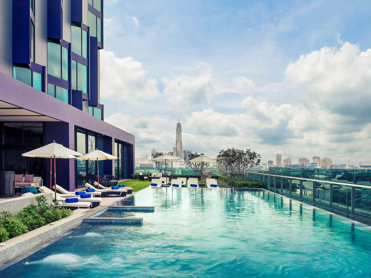 Отель Mercure Bangkok Makkasan