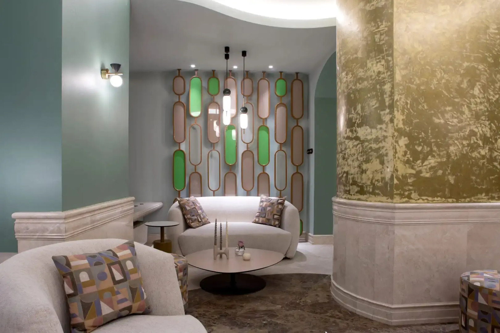 Zeus Essence Bucharest Venezia