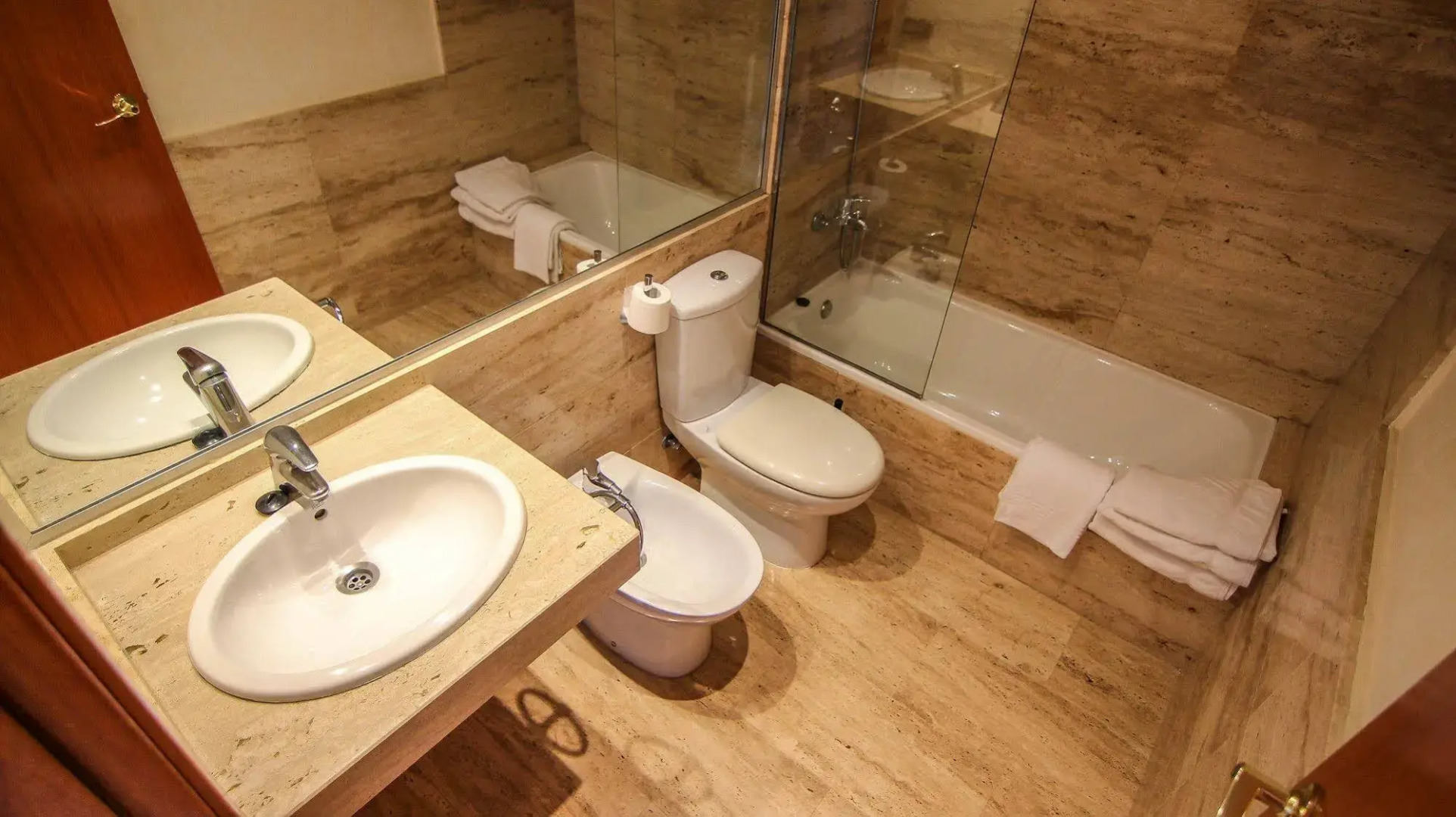 Apartamentos S'abanell Central Park