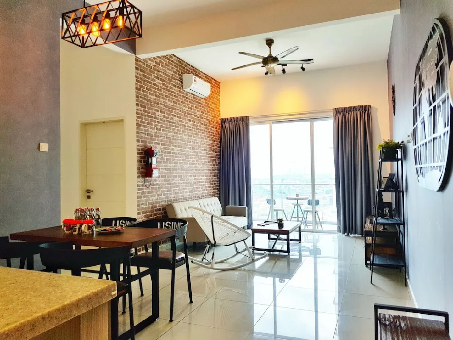 Teiw Family Homestay at Skypod Residence Puchong