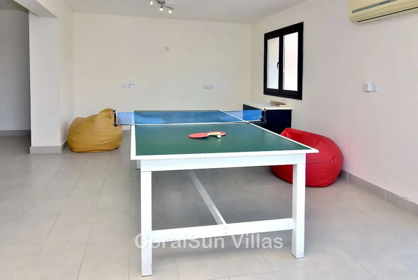 Amazing Luxury Villa, Enormous Heated Pool Jacuzzi, Gym, Games Room In Paphos,