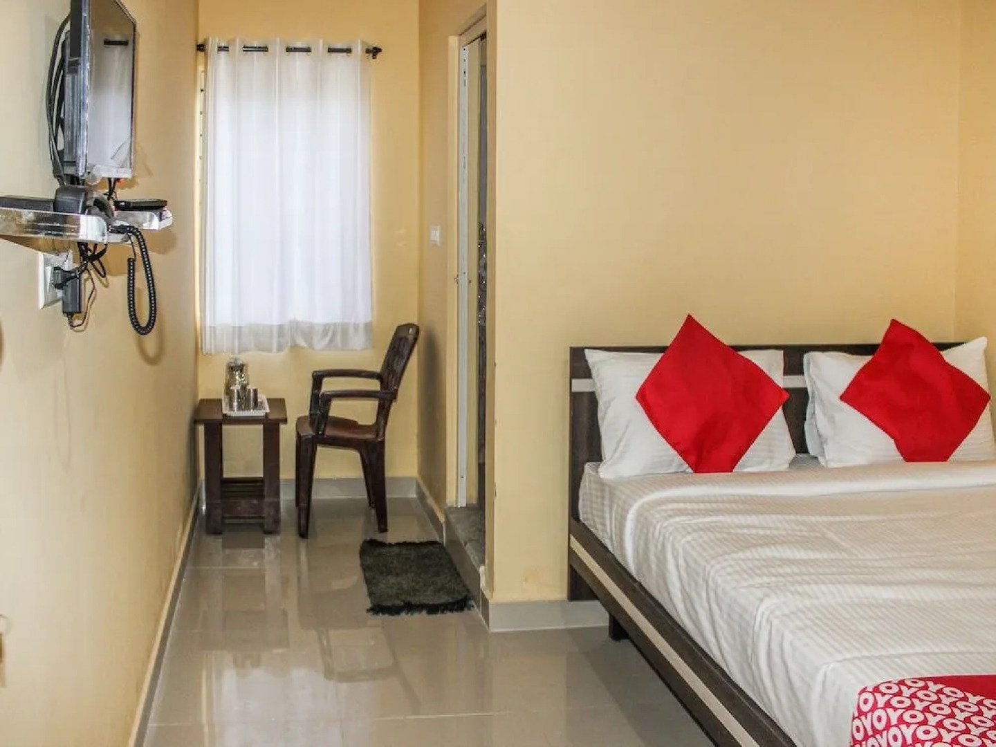 OYO 12840 Sri Guru Residency