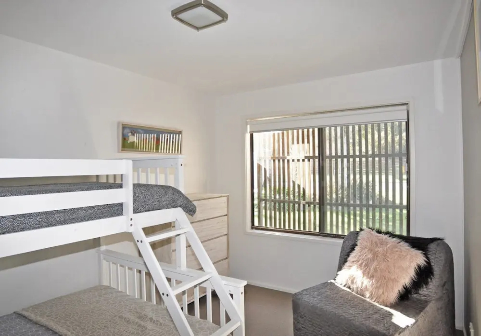 52 On Bayview - Pet Friendly (Outside Only)