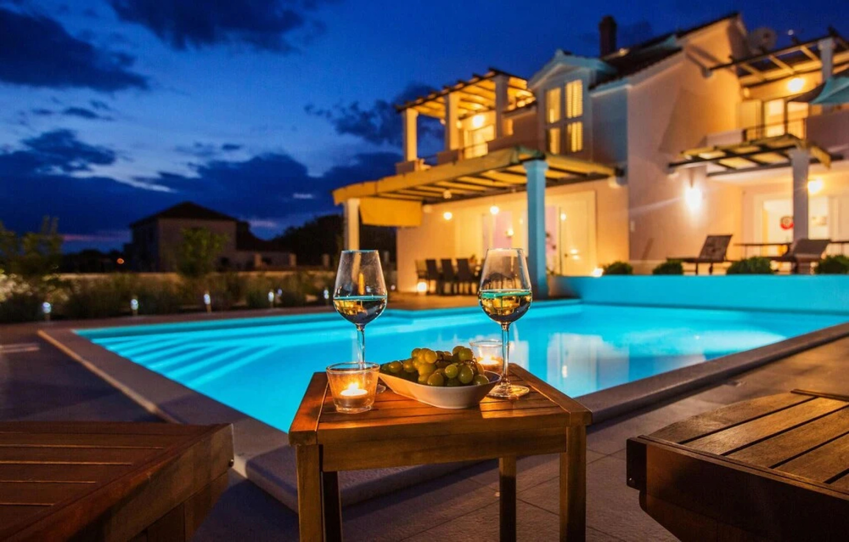 Beautiful Home in Grohote With Wifi, 4 Bedrooms and Sauna