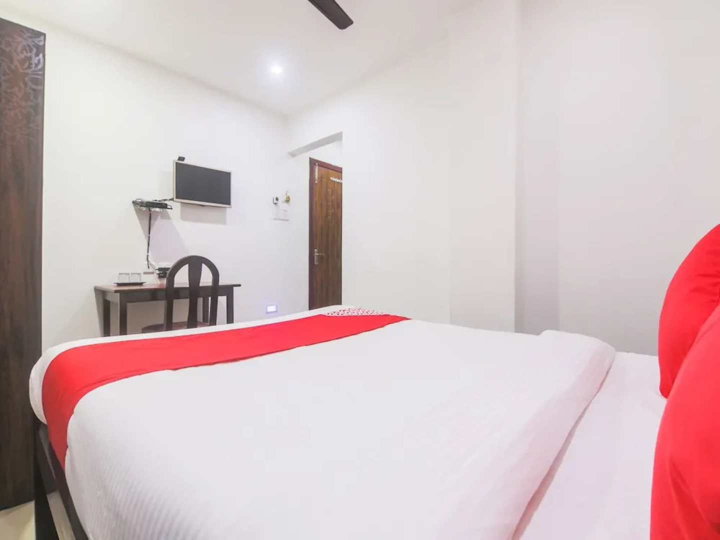 OYO 23008 Labanya Holiday Home