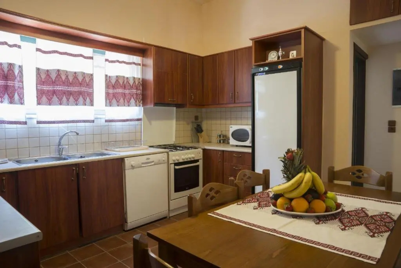 Elia Maisonette Therissos