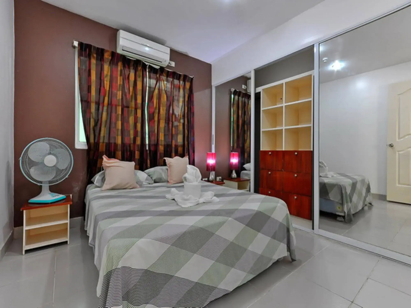 Roxon Apartments