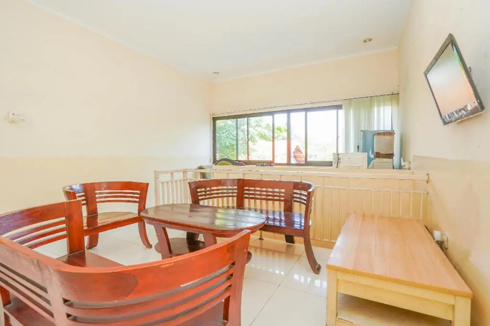 OYO 1956 Kana Family Residence