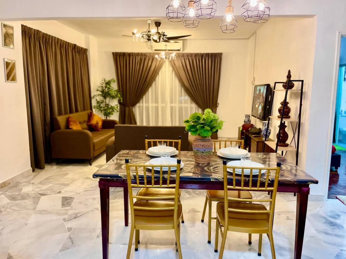 Sea La Vie Batik @ Laguna Resort