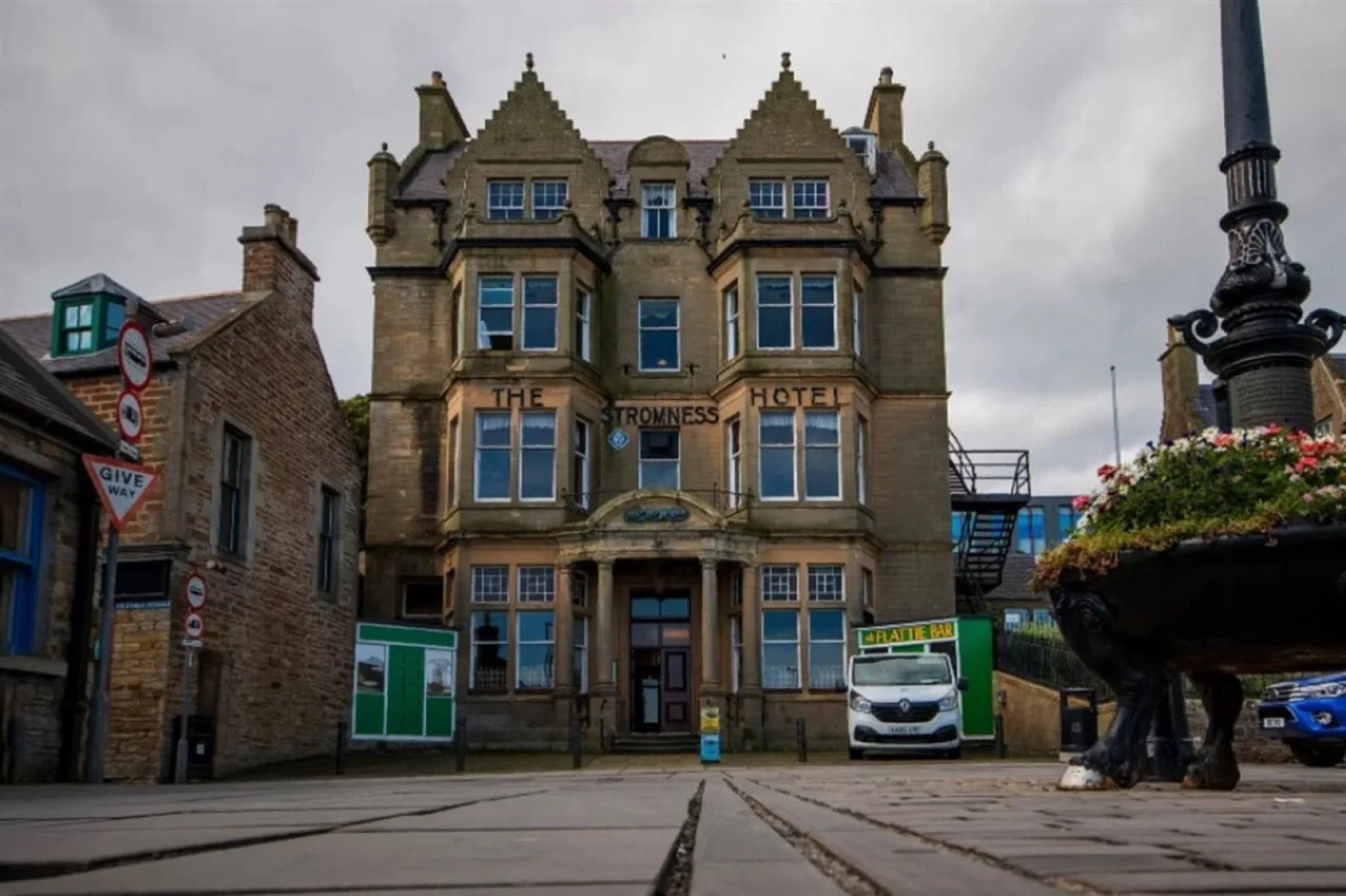 The Stromness Hotel by Paymán Club